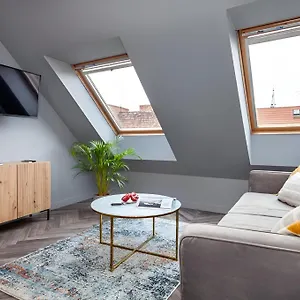 https://ruska-4-hh.hotelswroclaw.com